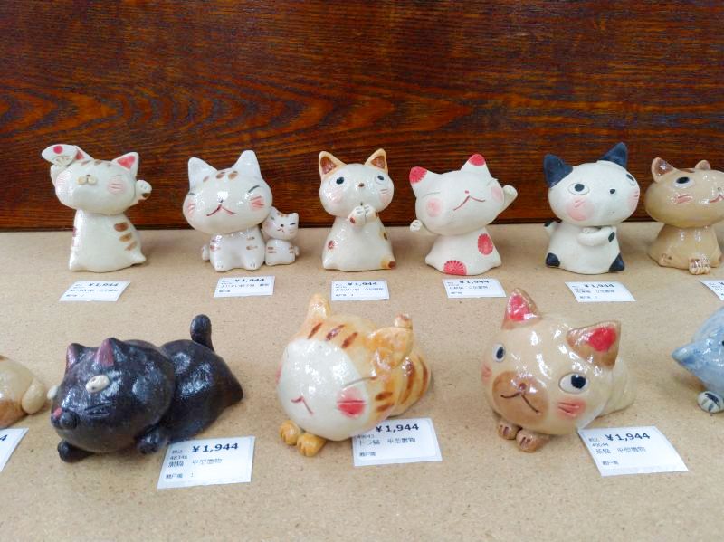かわいい手づくり猫置物入荷 たぬき屋 久保田陶器店